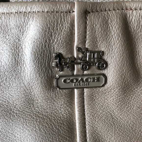 Coach leather purse - Picture 4 of 8